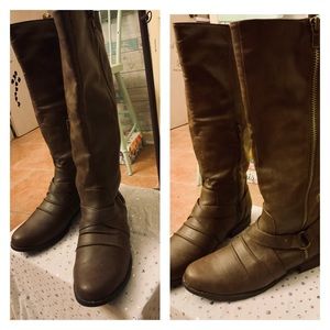 Boots Size 10 M knee High Like New WOW